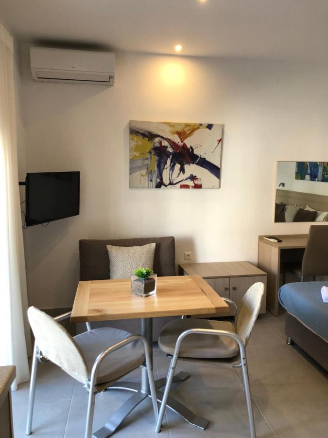 Vanessa House Luxury Apartments 斯基亚索斯镇 外观 照片